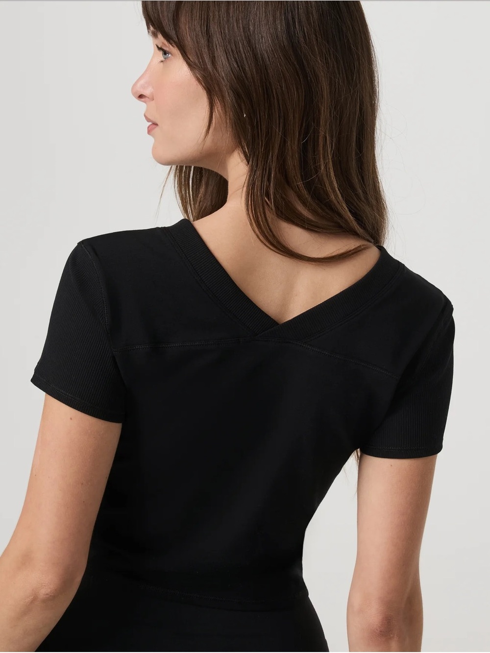 Vuori Black Short Sleeve Tuvalu V-Neck Size Small - Picture 5 of 6